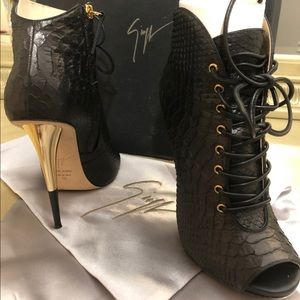 Giuseppe Zanotti (Open Toe Leather Booties)
